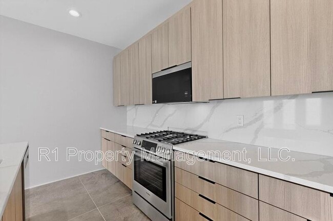 Building Photo - 705 Alcalde Pl SW