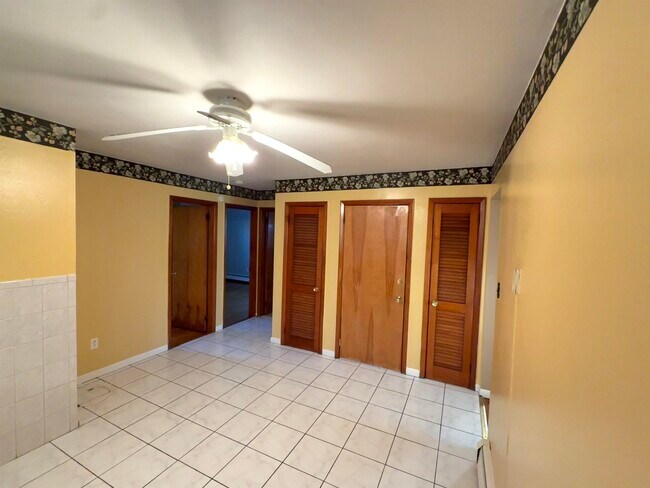 Building Photo - 20 Beech St