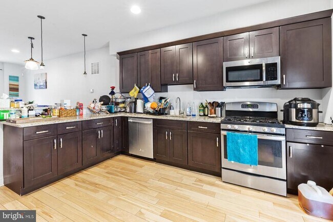 Building Photo - 2629 Cedar St