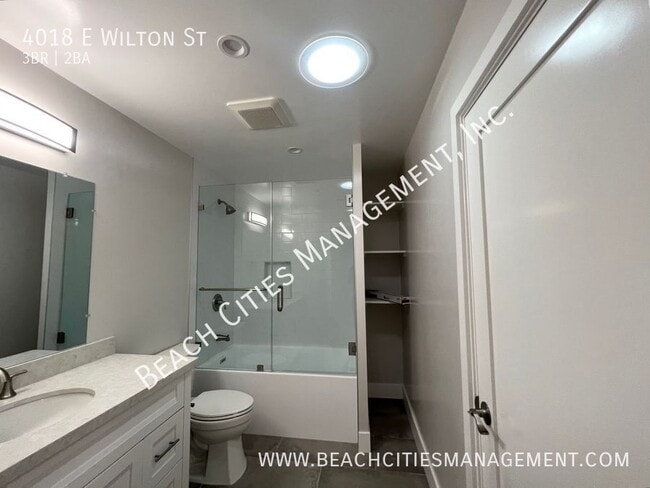 Building Photo - 4018 E Wilton St