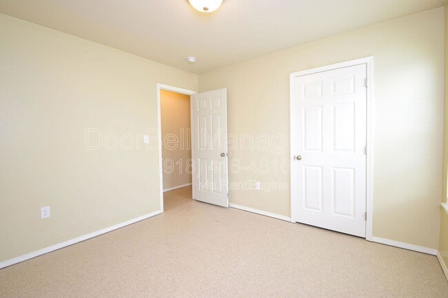 Building Photo - 6022 S Newport Ave