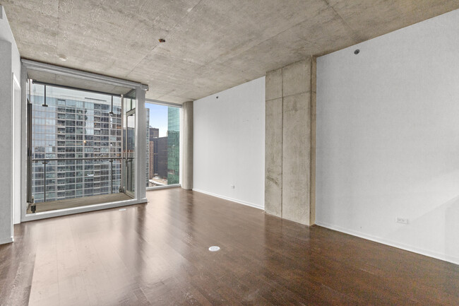 Building Photo - Beautiful streeterville condo