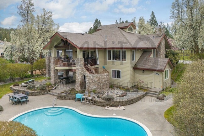 Building Photo - 115 E Meadowlane Rd