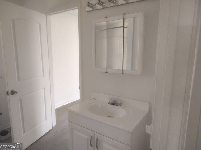 Building Photo - 929 Bond Bridge Rd