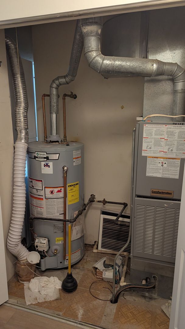 Building Photo - Recently renovated 1st floor condo for ren...