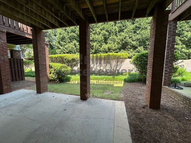 Building Photo - 106 Lexington Village