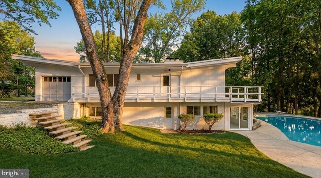 Building Photo - 10903 Beach Mill Rd