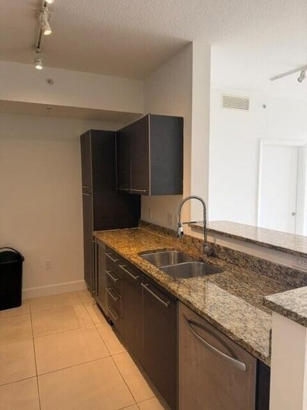 Building Photo - 550 Okeechobee Blvd
