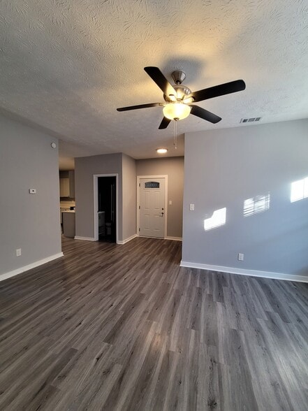 Building Photo - 423 Boulevard NE