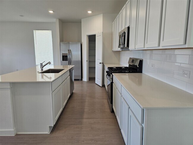 Building Photo - 3053 Avenida Sonoma Dr