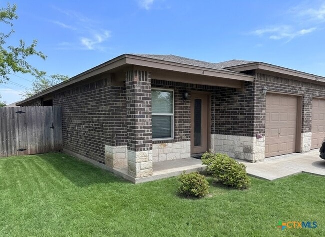 Building Photo - 1505 Shoshoni Trail