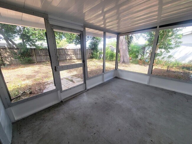 Building Photo - 7831 Sagebrush Dr