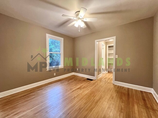 Building Photo - 2728 Holt Dr