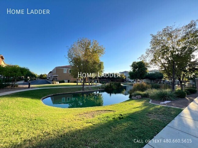 Building Photo - 2722 S Cavalier Dr