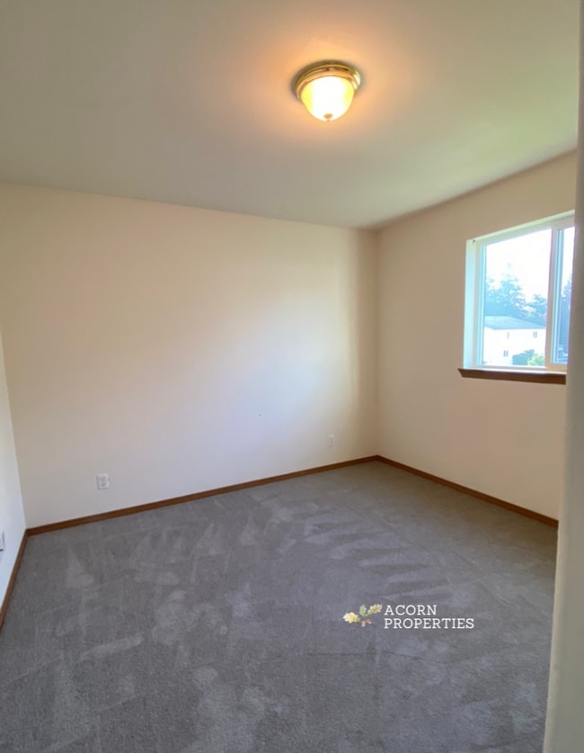 Building Photo - 1314 NW Falls Creek Loop