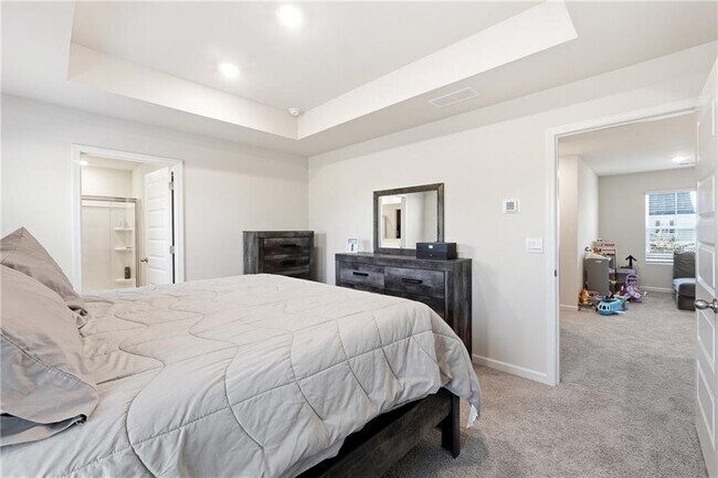 Building Photo - 265 Lauritsen Way