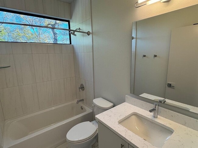 Building Photo - 1133 Walton Ln