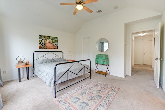 Building Photo - 2206 Naomi St