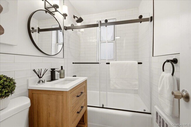 Building Photo - 610 Waring Ave