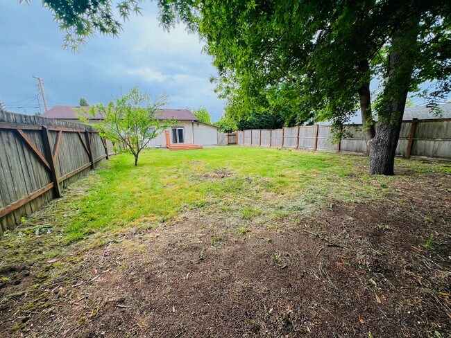 Building Photo - 6608 Stanton Ct SW
