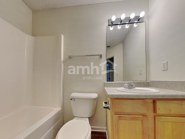 Building Photo - 148 Ventura Trl