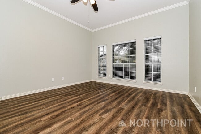 Building Photo - 3 BR/3BA | Newly Renovated Single Family Home | Fenced backyard | In Royse City!