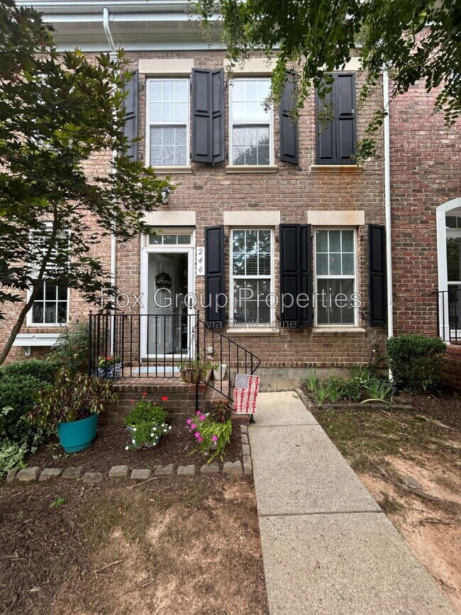 Building Photo - 246 Welton Way