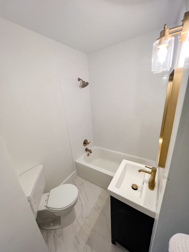 Building Photo - 2414 Central Ave