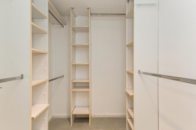 Building Photo - 10173 Mangrove Dr