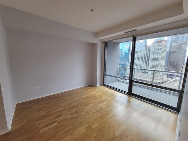 Building Photo - 240 E Illinois St