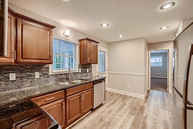 Building Photo - 1704 Chase Ridge Dr