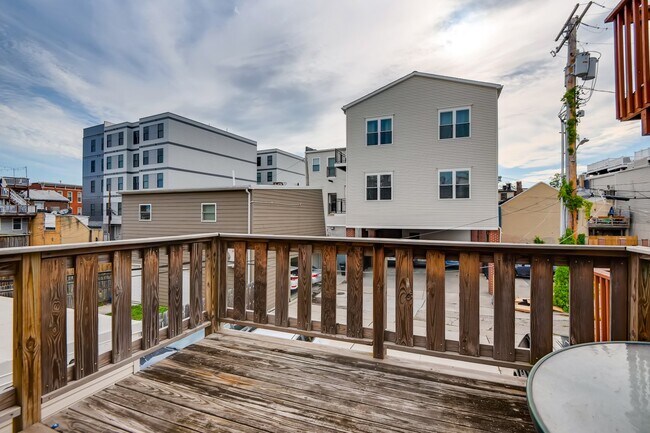 Building Photo - 1127 S Hanover St