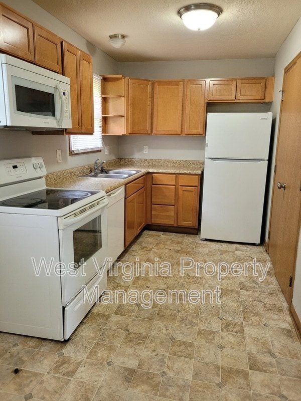 Building Photo - 156 Cardinal Wy