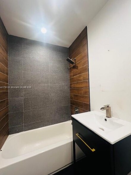 Building Photo - 1610 NW 53rd St