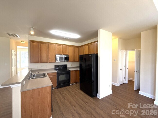 Building Photo - 10082 Paisley Dr