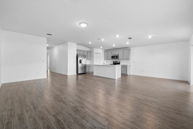 Building Photo - 5071 Four Strand Ct