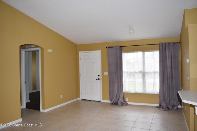 Building Photo - 2749 Freehold Ave SE