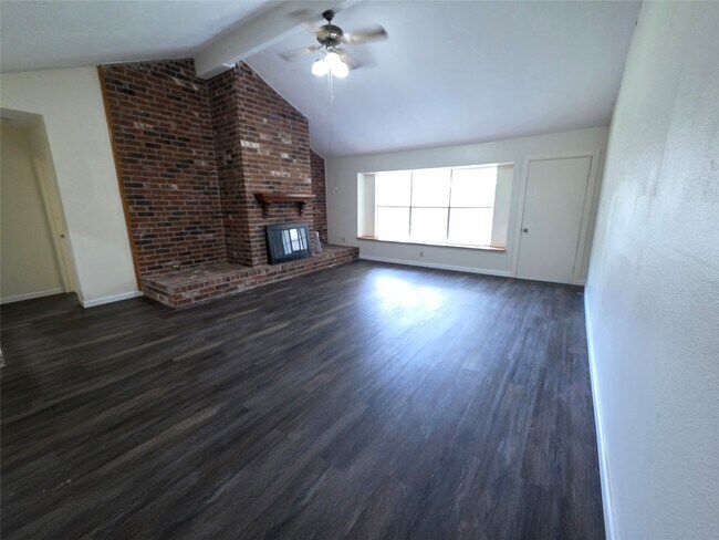 Building Photo - 4860 Kentington Dr