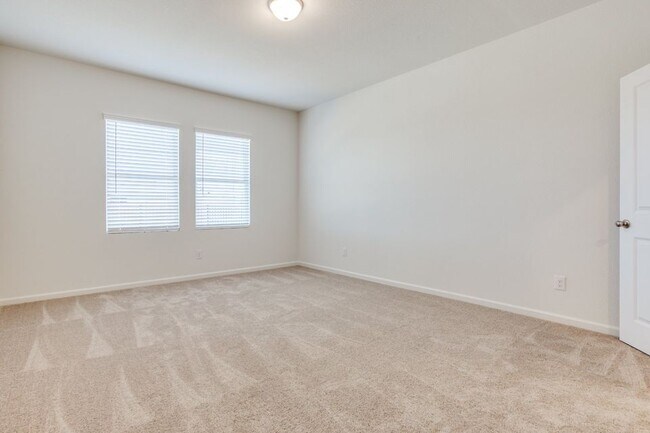 Building Photo - 308 Briar Cv