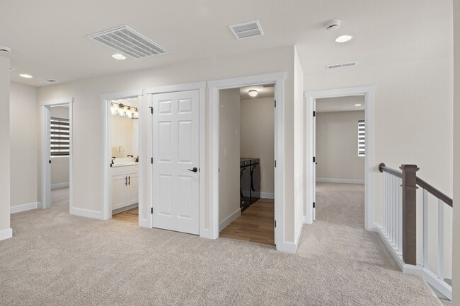 Building Photo - 5613 Farmstead Pl