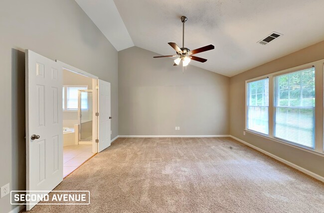 Building Photo - 1720 Wedgewood Dr