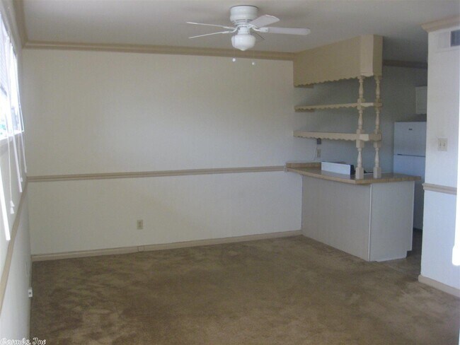 Building Photo - 200 N Fillmore St