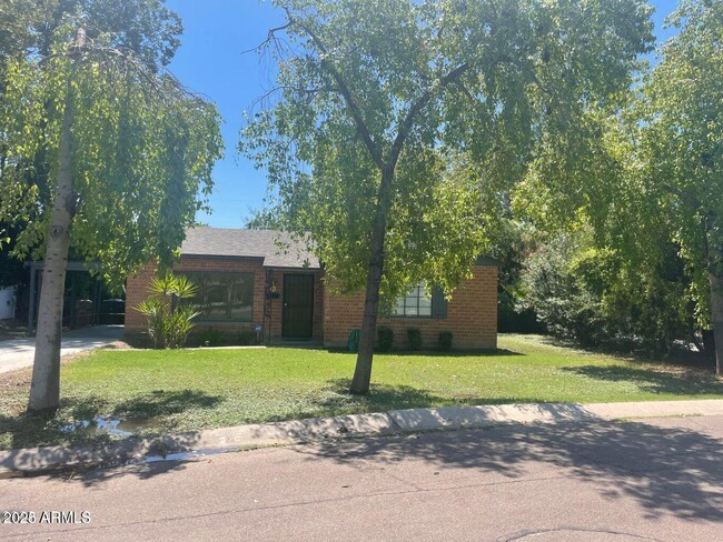 Primary Photo - 53 E Oregon Ave