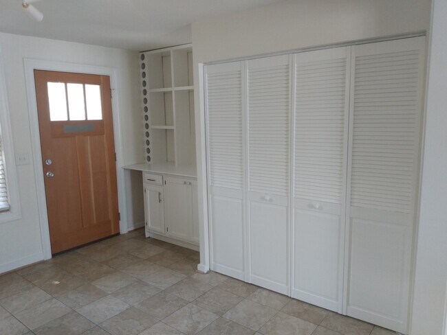 Building Photo - 2300 Mount Pleasant St