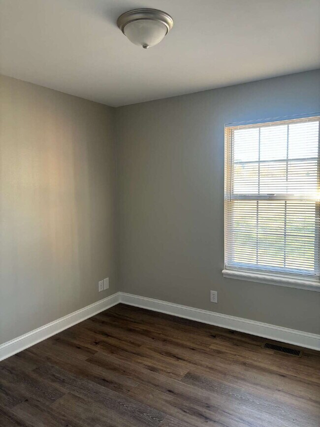 Building Photo - 3409 Dailey Rd