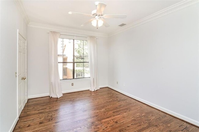 Building Photo - 3777 Peachtree Rd NE