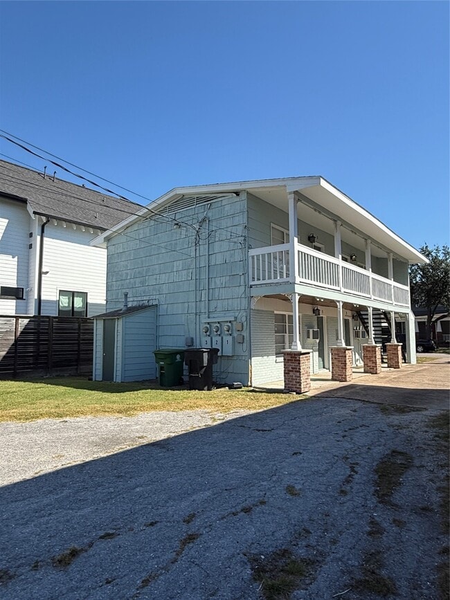 Building Photo - 731 Columbia St