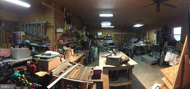 Building Photo - 3830 Seymour Dr