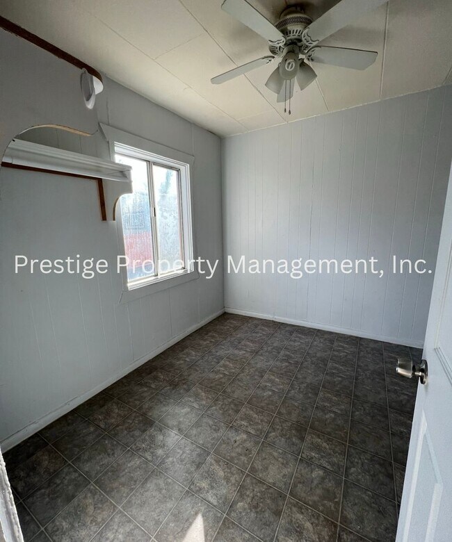 Building Photo - 2188
