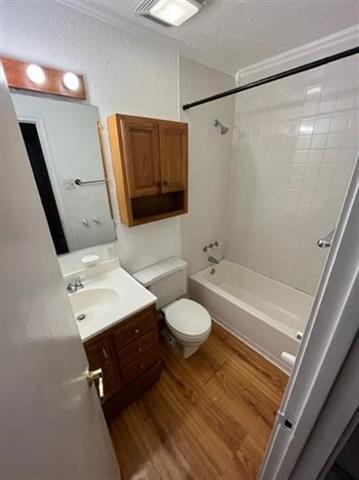 Building Photo - 2821 Bamboo St